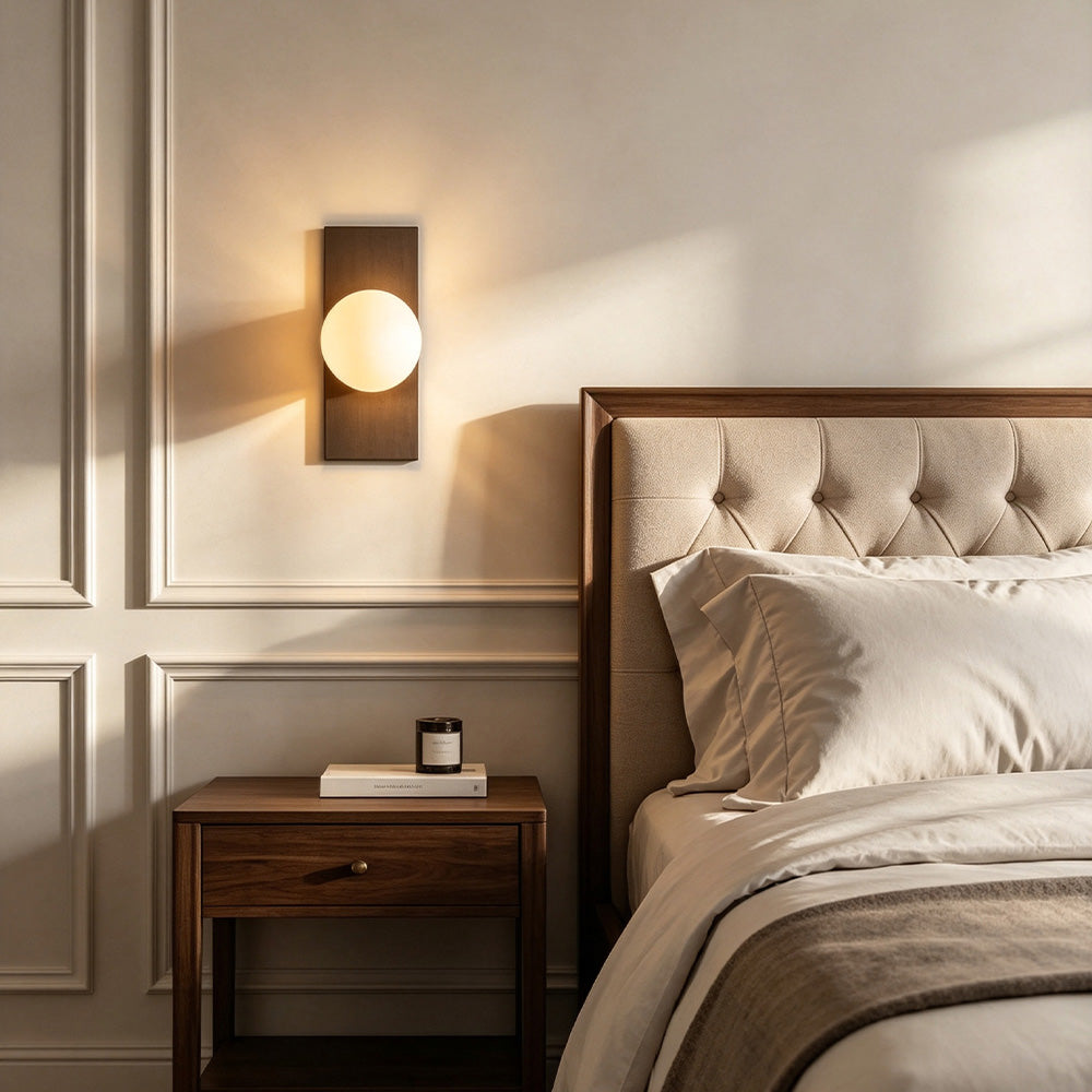 Brass Alabaster Wall Lamp: Minimalist Brass and Natural Stone Glow