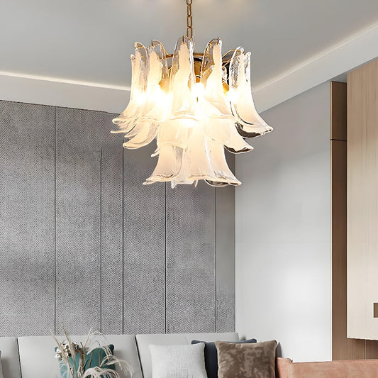 A poem of Venetian crystal: Murano chandeliers illuminate timeless beauty