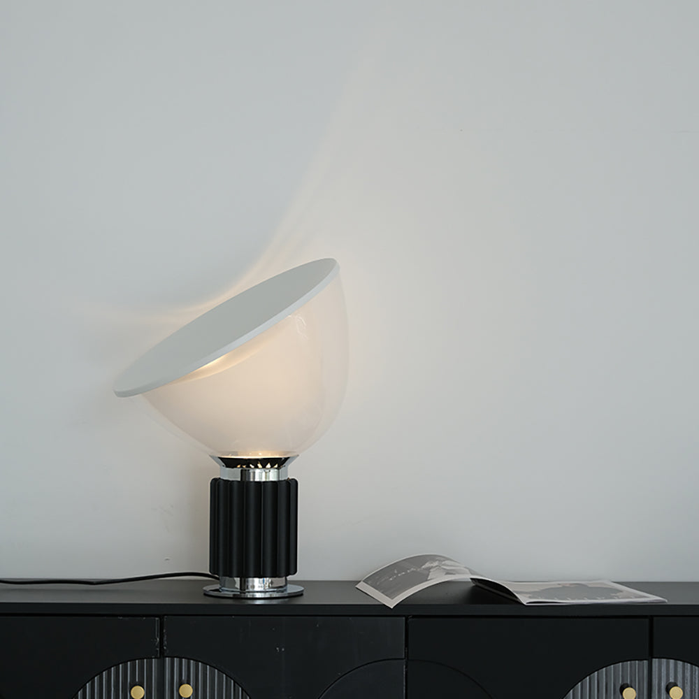 A Classic Returns: The Taccia Table Lamp – A Timeless Dialogue Between Light and Materials