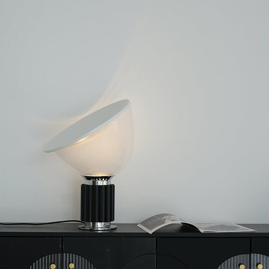 A Classic Returns: The Taccia Table Lamp – A Timeless Dialogue Between Light and Materials