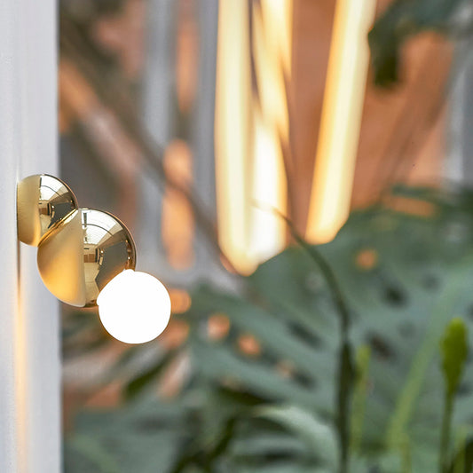 Wall-mounted spherical lamp